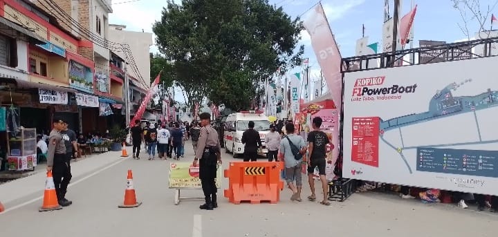 Situasi Hari Ketiga F1 Power Boat, Penonton Mulai Ramai Berdatangan