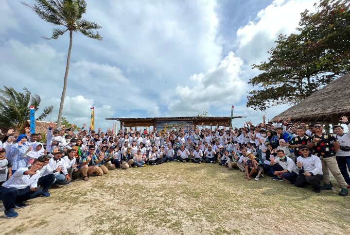 Outbound Sesi Kedua Rekatkan Kebersamaan Untuk Persahabatan Keluarga Besar Rumkital Dr. Midiyato Suratani