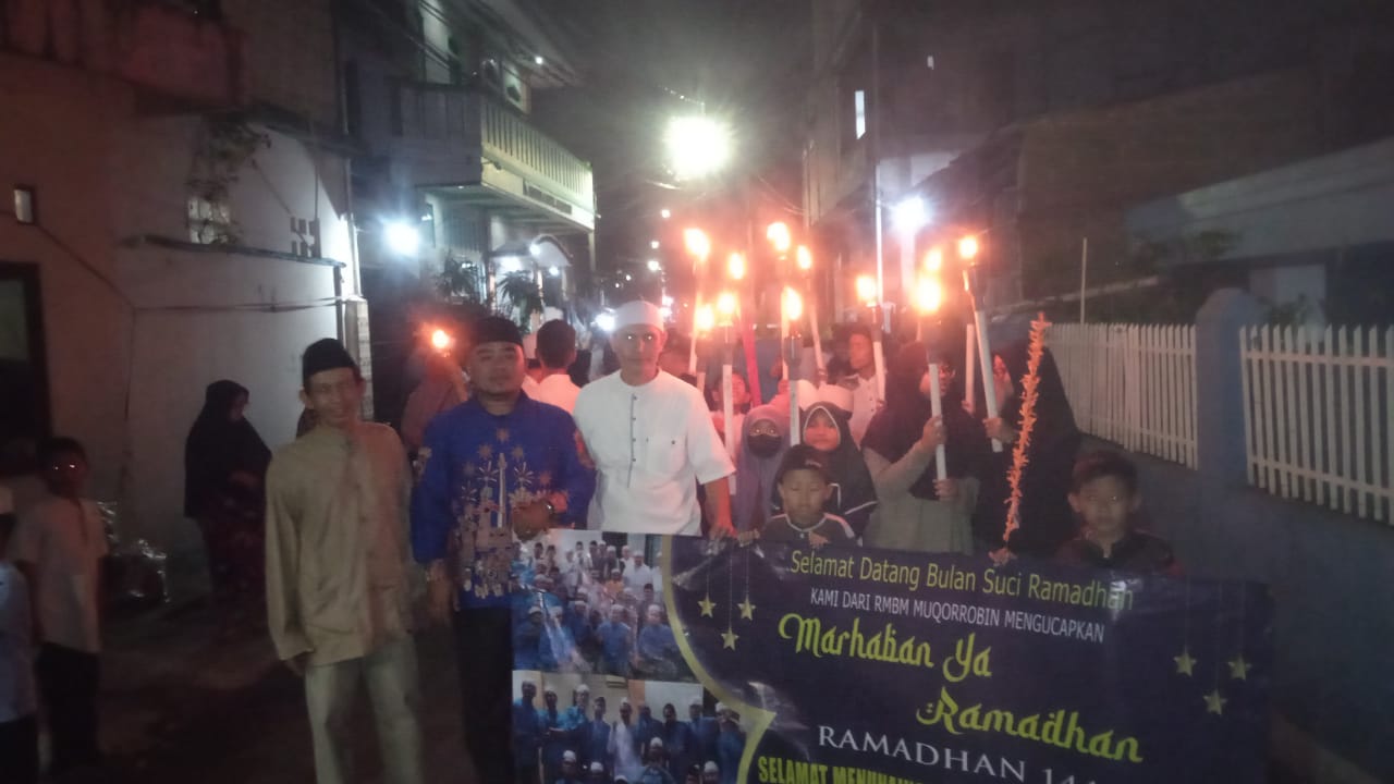 Bacaleg Partai Gelora, Eko Suwono B.A Pimpin Pawai Obor Sepanjang Jalan Kelurahan Cipinang Besar Utara