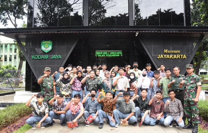 Kunjungi Museum Jayakarta Dorong Siswa Kenali dan Cintai Sejarah