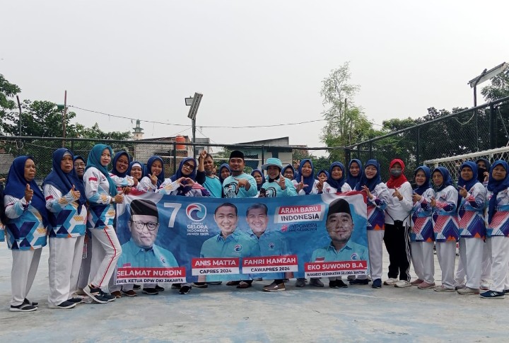 Peserta PORPI RW 09 Cipinang Besar Selatan Sambut Gembira Politisi Muda Eko Suwono B.A