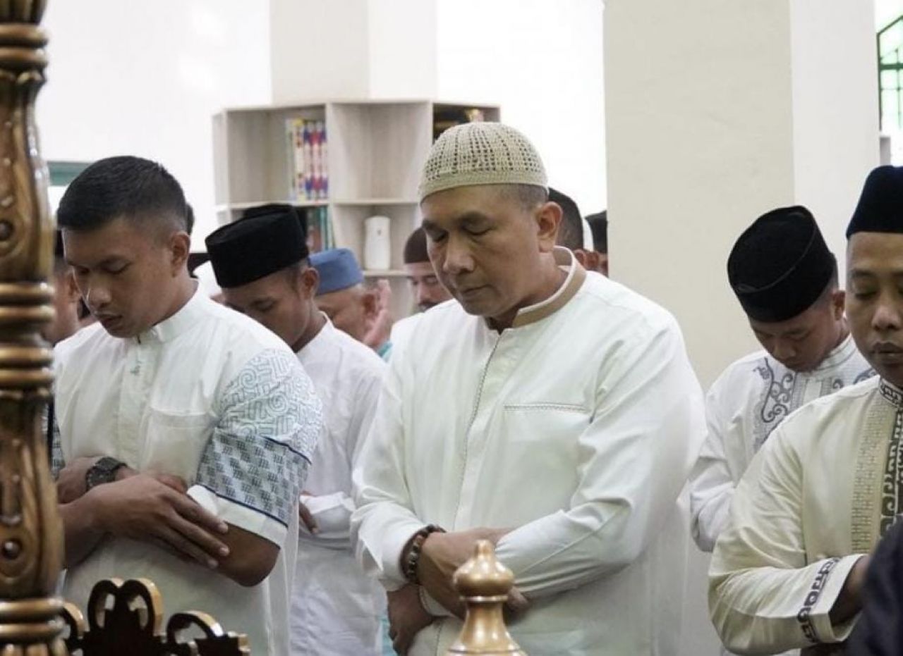 Divif 3 Kostrad Gelar Sholat Idul Fitri 1444 H