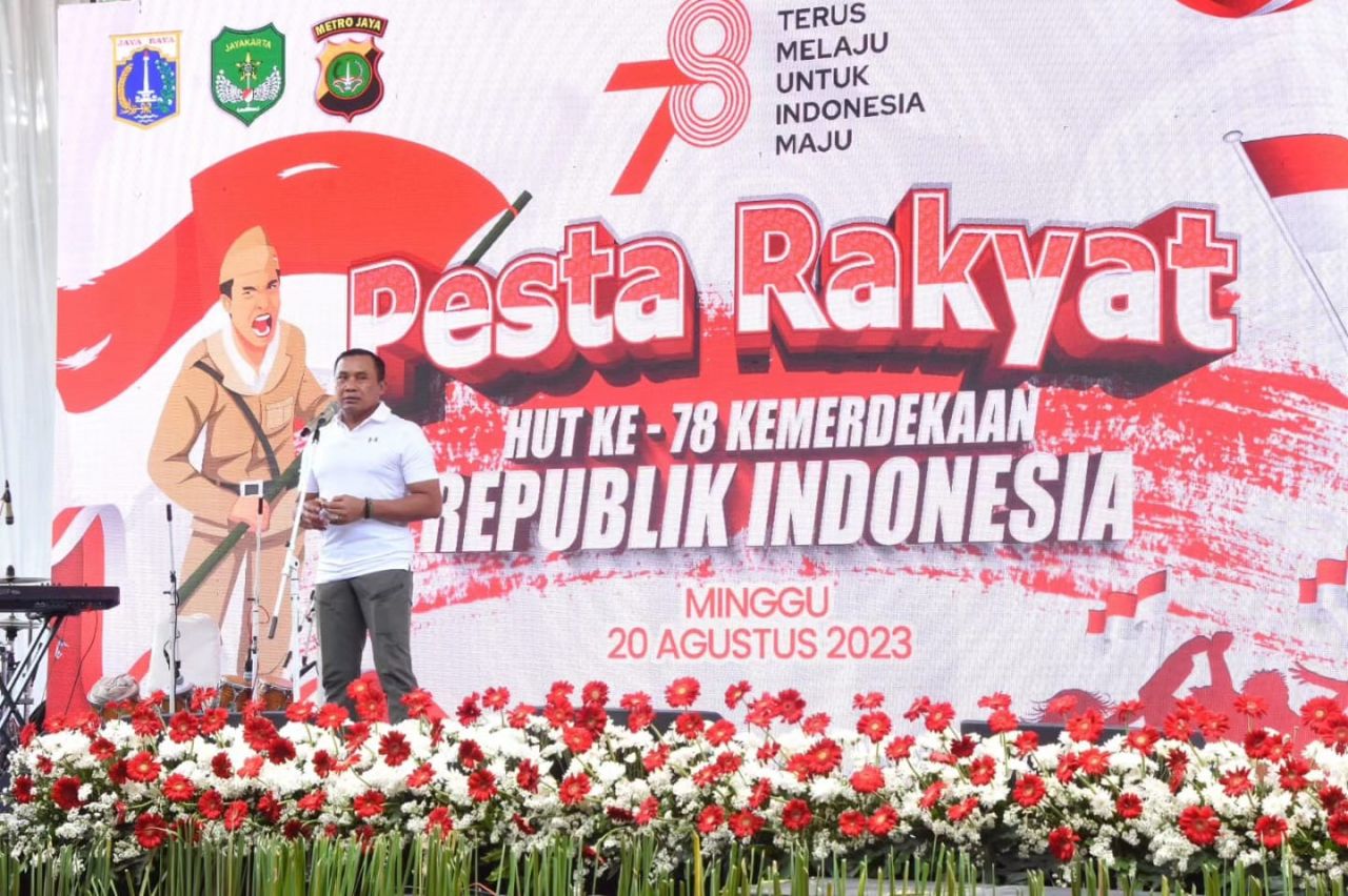 Pesta Rakyat Kodam Jaya di Kalijodo Puncak Gerebek Sampah Ciliwung