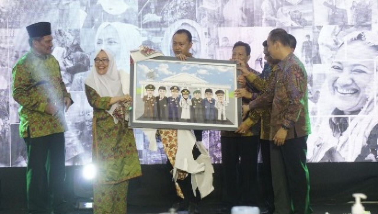 Launcing Buku Membangun Sejak dalam Pikiran Karya Bupati Anna Mu'awanah, Buktikan Sosok Terbuka dan Transparan