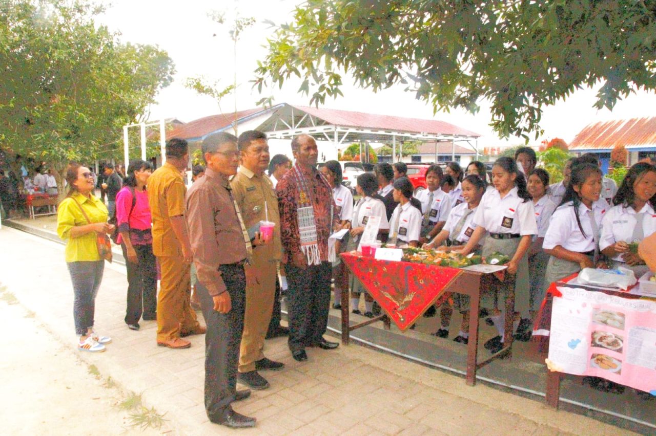 Siswa SMA Negeri 1 Siantar Narumonda Gelar Bazar, Perkenalkan Produk Hasil Karya Siswa