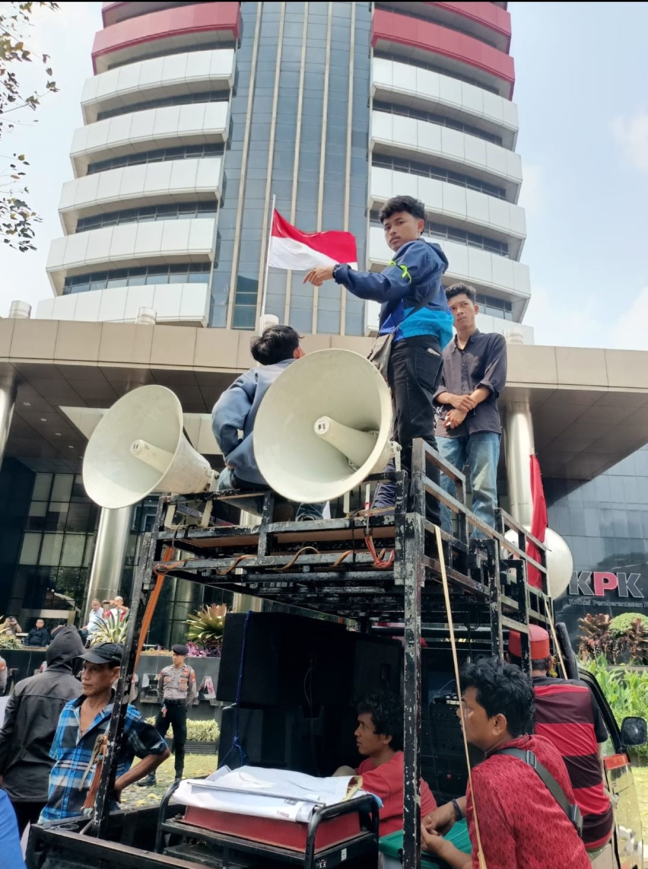 AMPERA :Tangkap Hasto Diduga sebagai Dalang Kasus Harun Masiku!