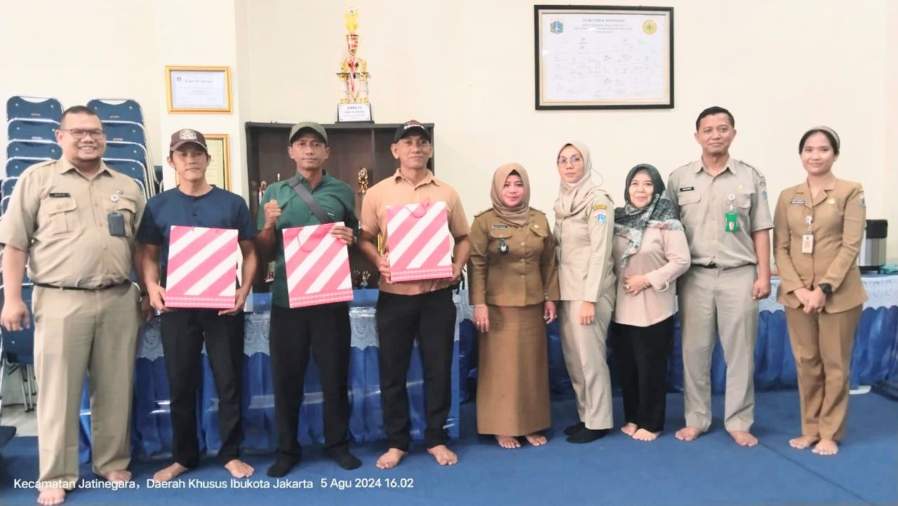 PPSU Kelurahan Cipinang Besar Selatan Mendapatkan Penghargaan dan Hadiah Dihari Milad Lurahnya