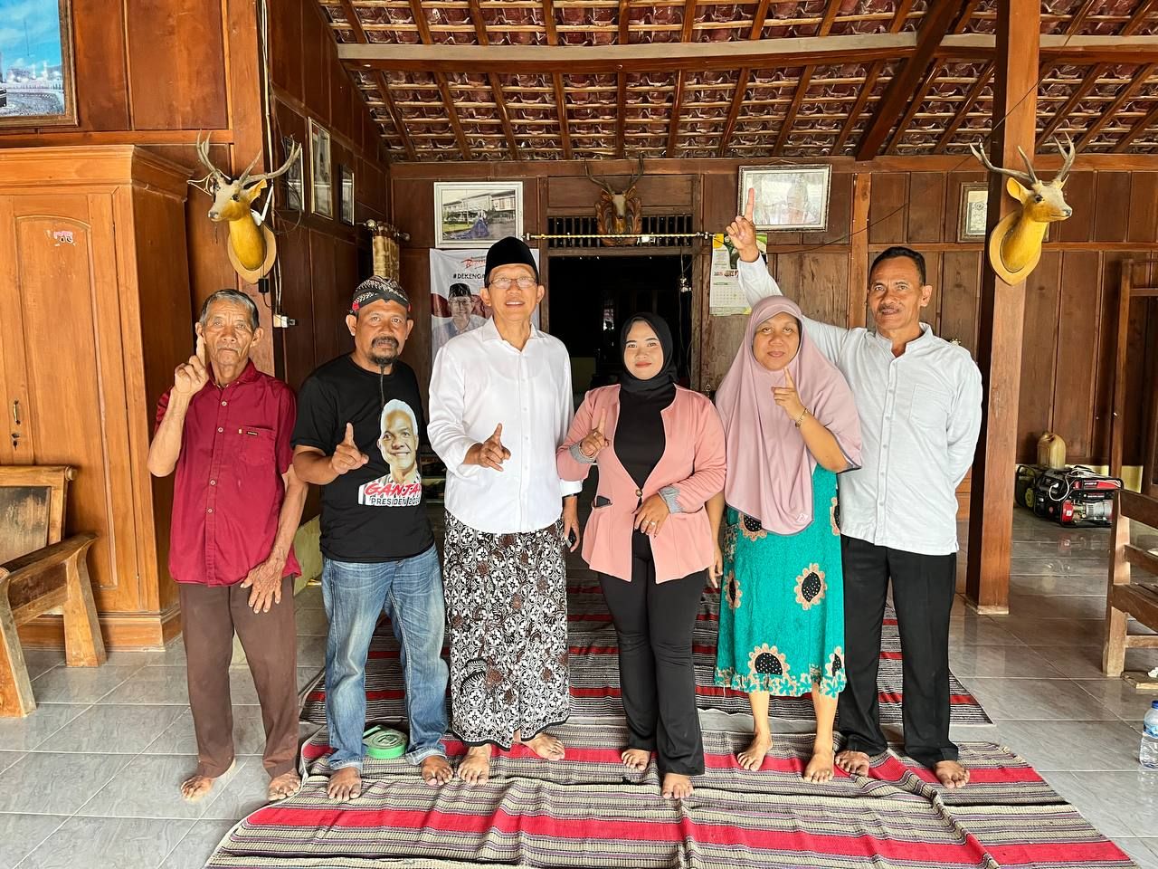 PAC PDI Perjuangan Kecamatan Ngambon Siap Menangkan Teguh - Farida