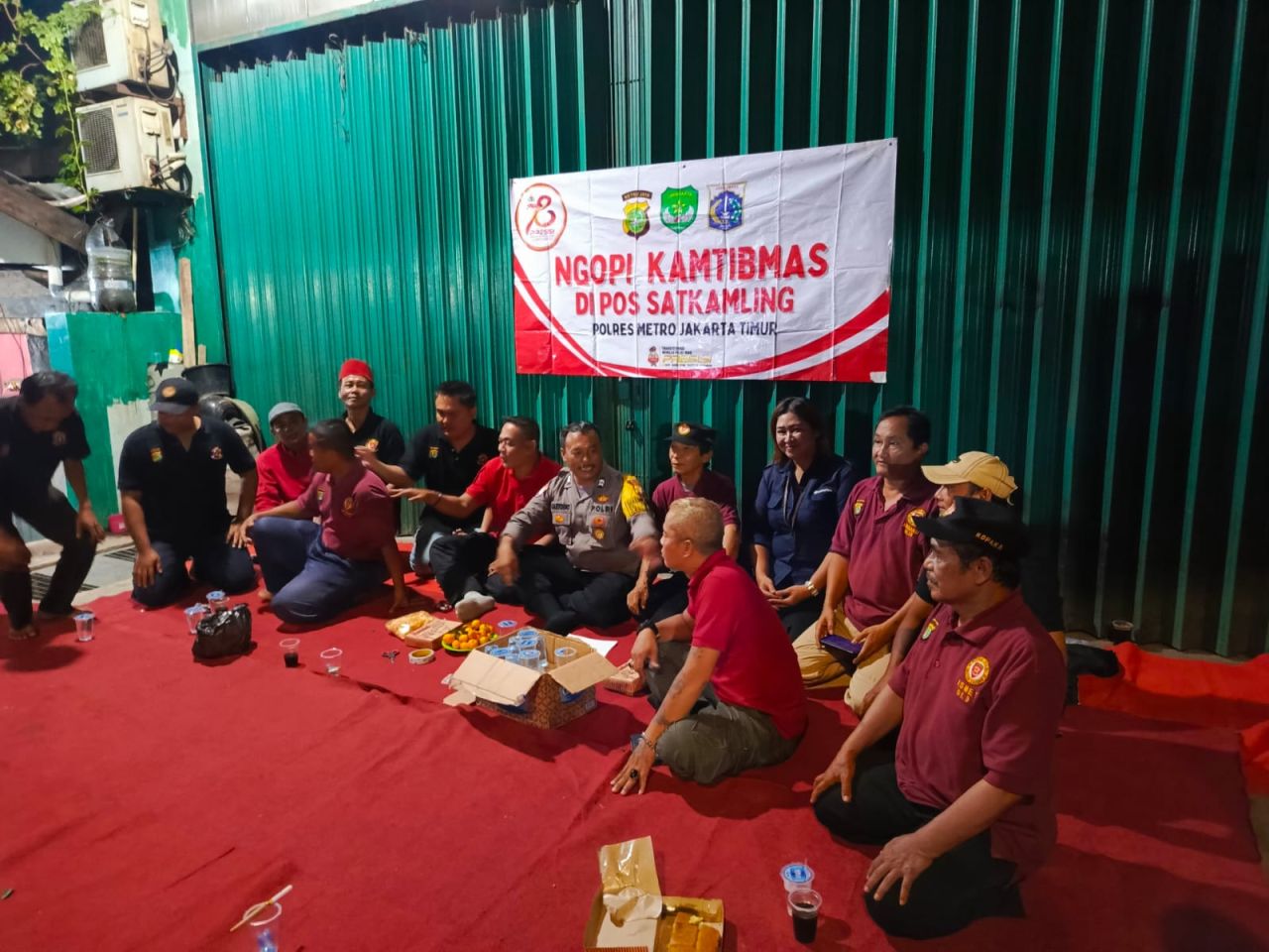 Ngopi Kamtibmas Bersama Bhabinkamtibmas Kel. Jatinegara bahas kemanan tawuran dan Pilkada 2024