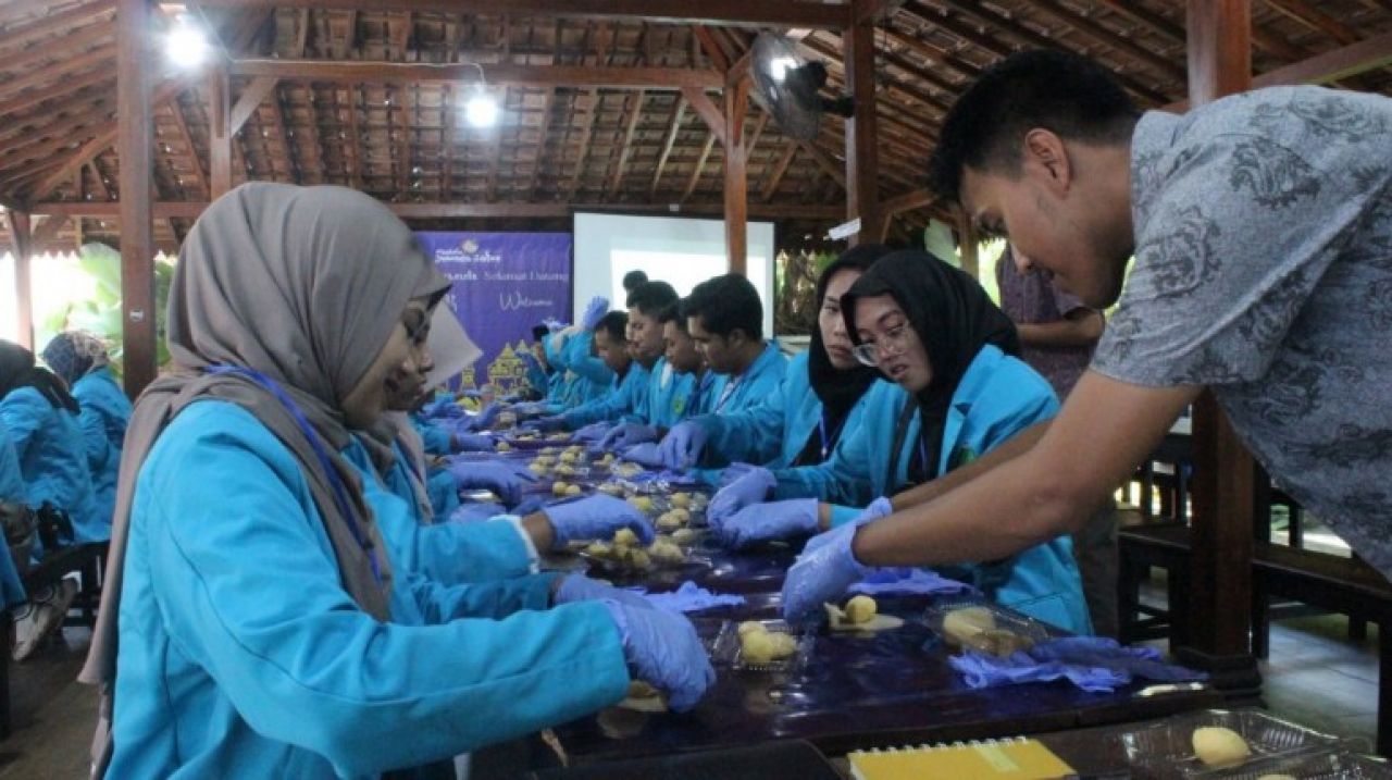 Perkaya Ilmu Managemen, Mahasiswa STIE Cendekia Bojonegoro Lakukan Industrial Visit