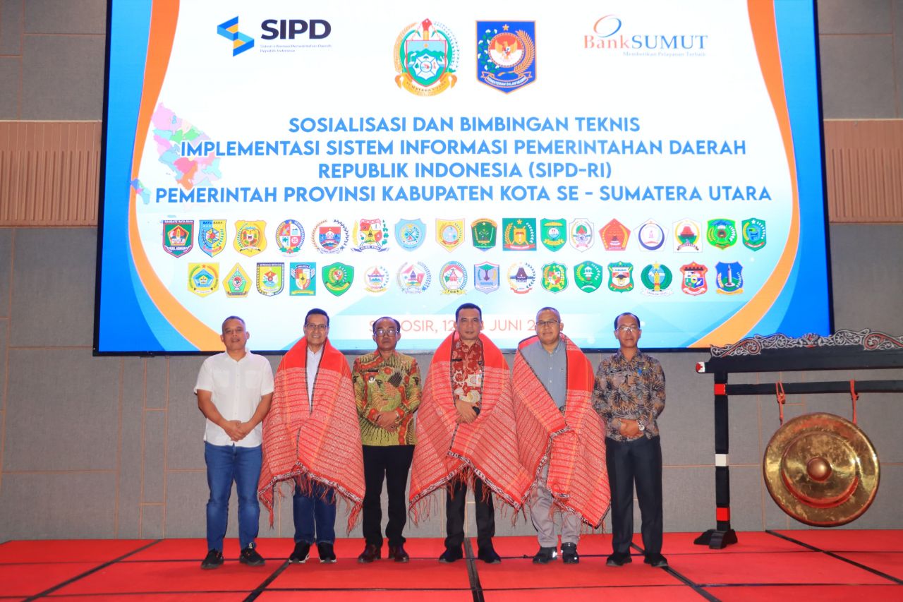 Wakil Bupati Samosir Buka Sosialisasi dan Bimtek Implementasi SIPD-RI Kabupaten dan Kota Se-Sumatera Utara