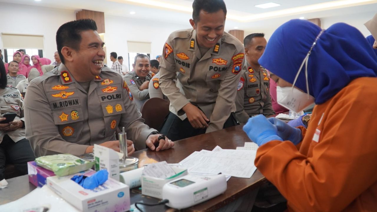 Menjelang HUT Bhayangkara ke-79, Polrestabes Surabaya Galang Donor Darah