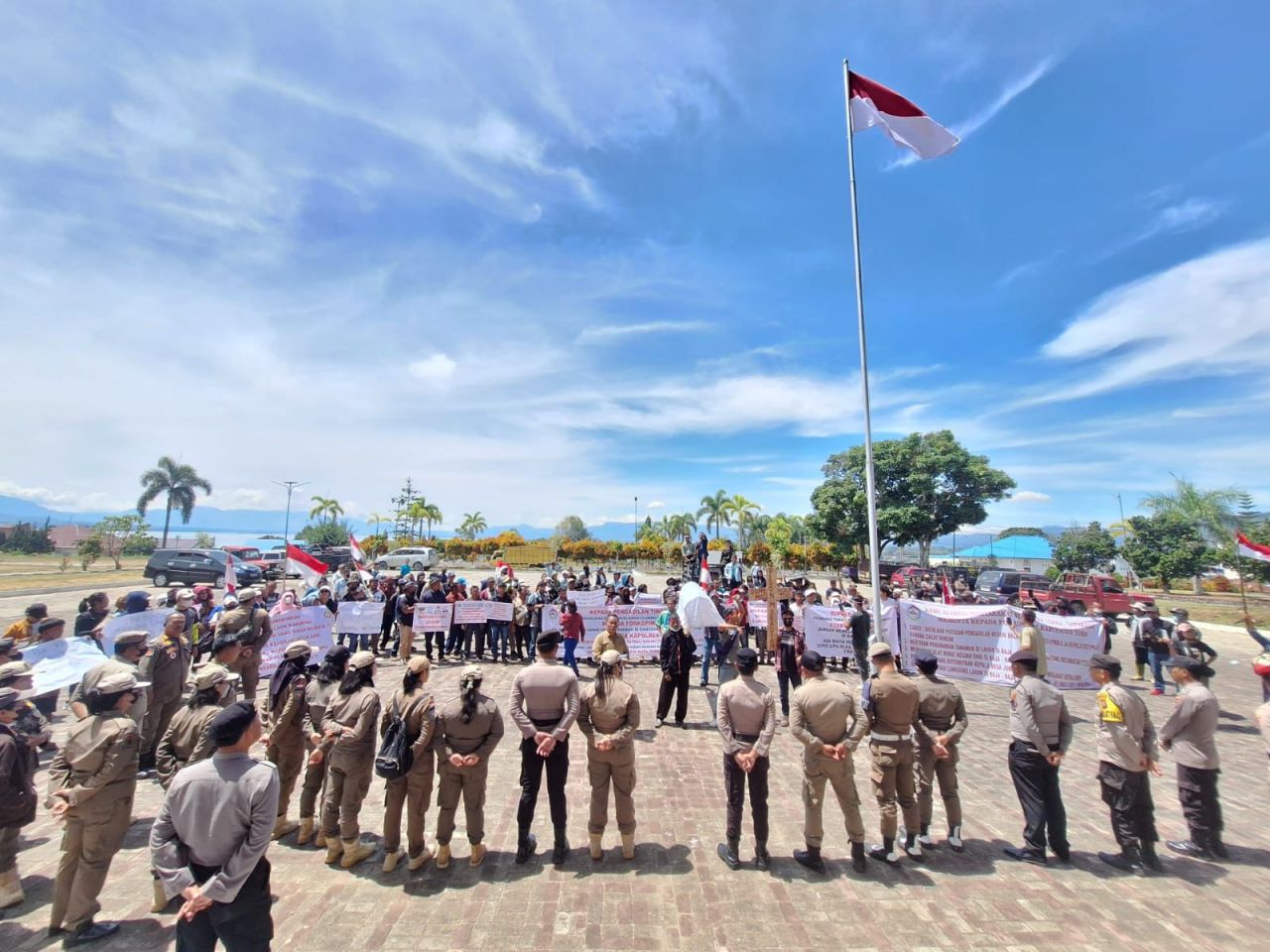 Polres Toba Gelar Pengamanan Aksi Unras Damai, Aliansi Masyarakat Sumatera Utara "Saparang"