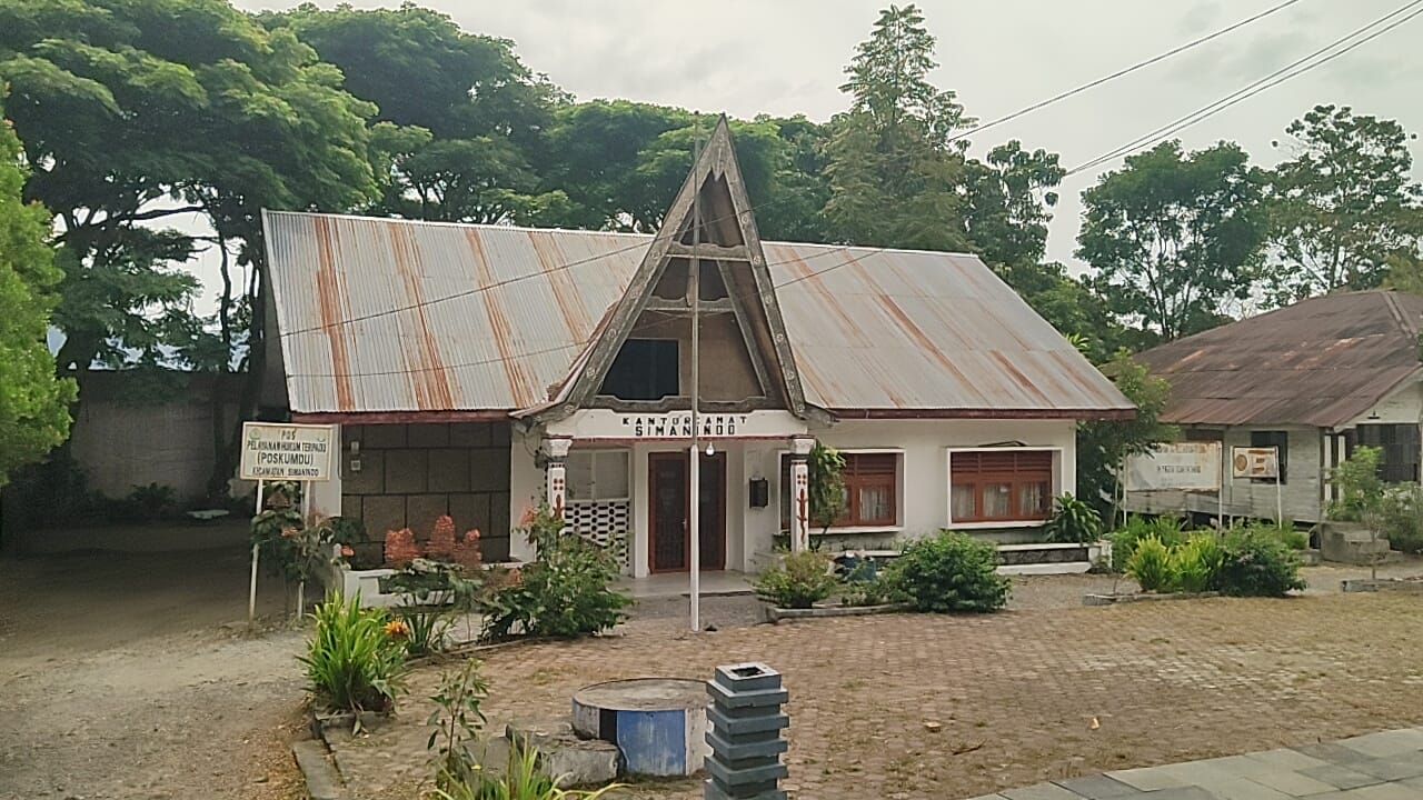 Wewenang Tugas Camat Simanindo Dipertanyakan, Aktivitas Pecah Batu Manual Warga Dipaksa Berhenti