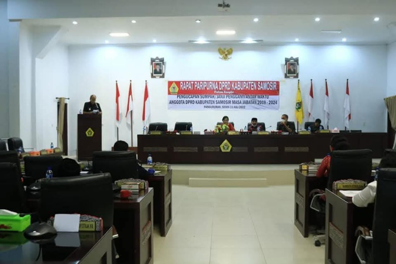 Pengucapan Sumpah PAW Anggota DPRD Kabupaten Samosir 2019-2024