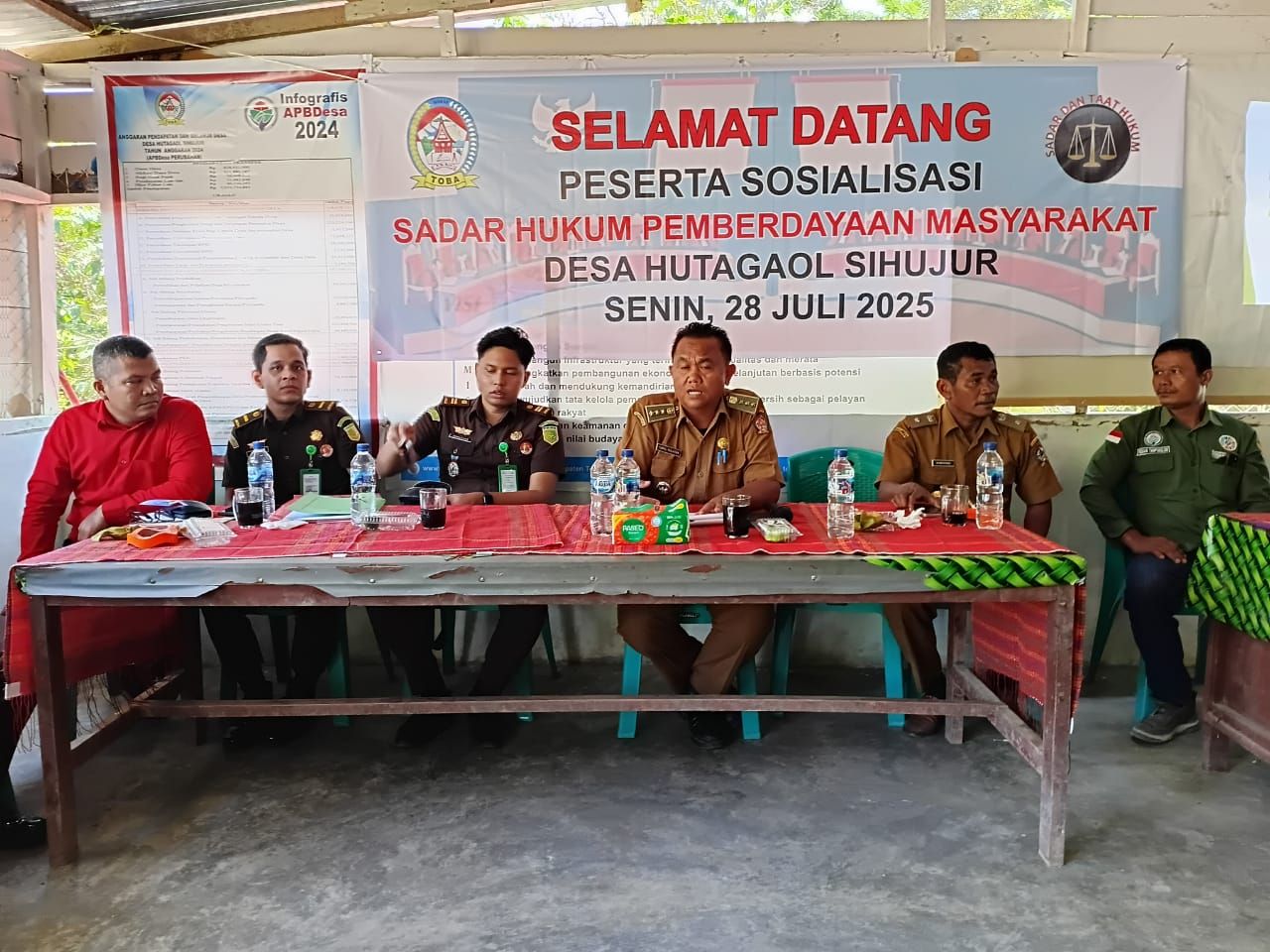 Sosialisasi Sadar Hukum, Kejari Toba : Warga Harus Proaktif Laporkan Pelanggaran