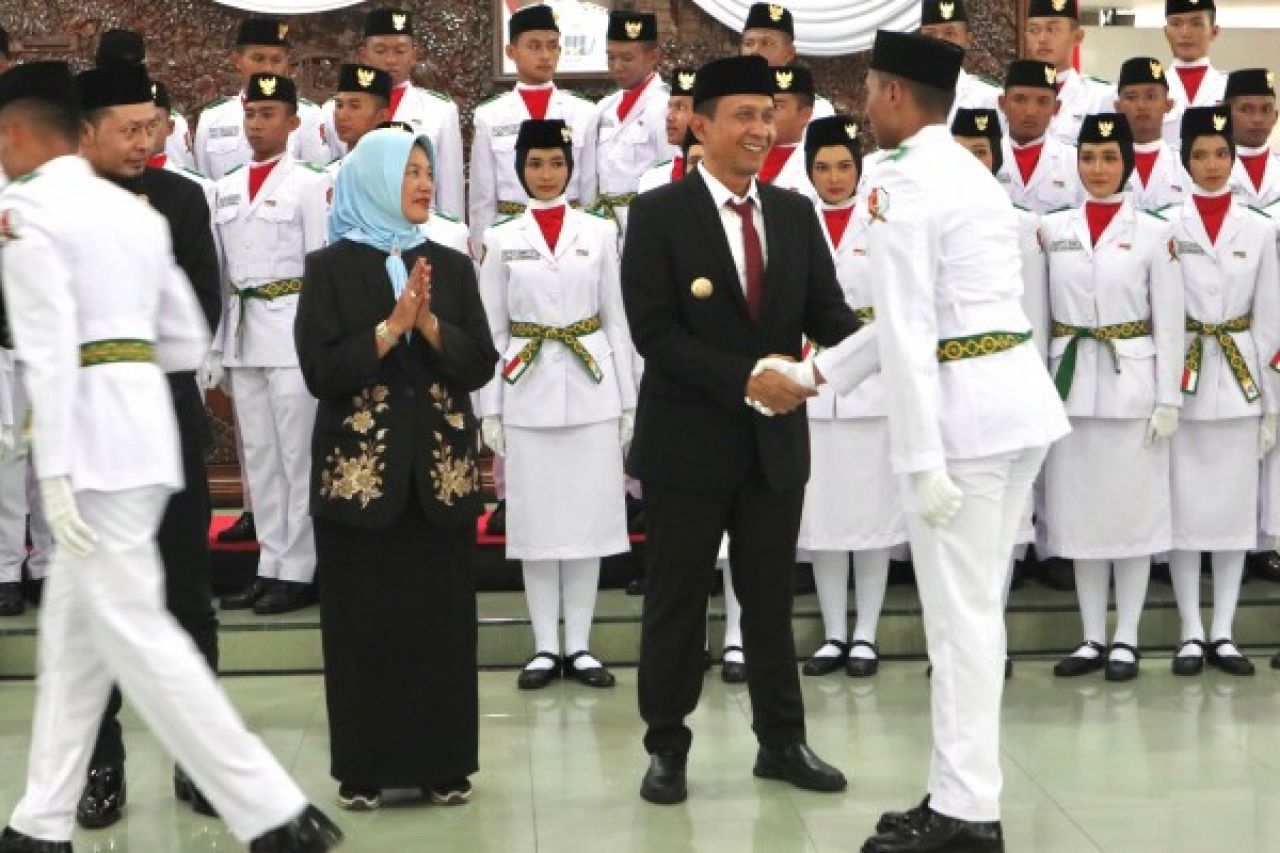 Bupati Bojonegoro Kukuhkan Paskibraka 2025, Siap Kibarkan Merah Putih di HUT ke-80 RI