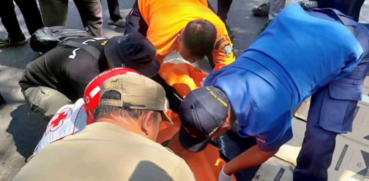 Kecelakaan Maut di Bubutan Surabaya: Pemotor Tewas Usai Terlindas Truk Usai Tabrak Becak