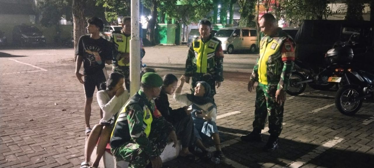 Perkuat Sinergi dan Keamanan Wilayah, Koramil 03/Teluk Pucung Gelar Patroli dan Siskamling Bersama Komduk dan Komcad