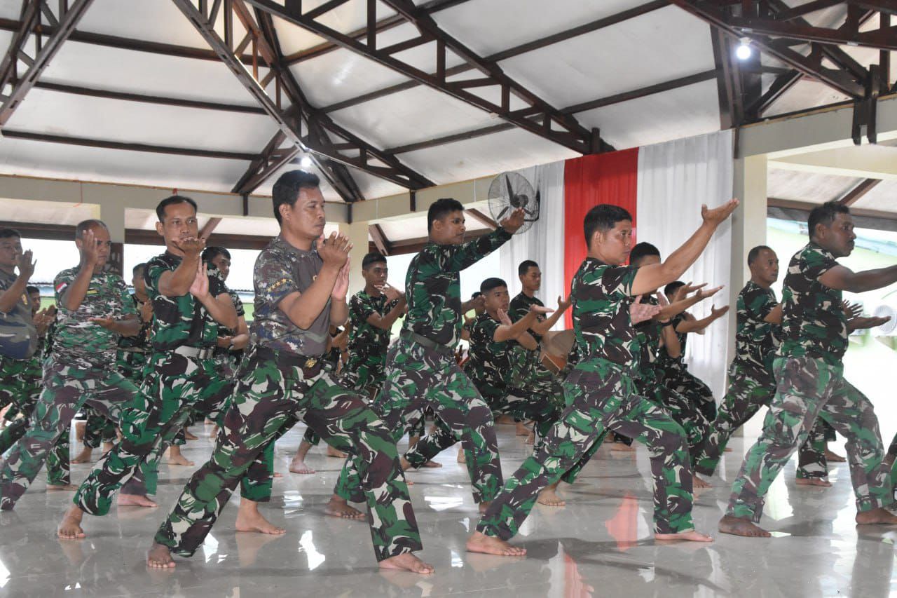 Latih Ketangkasan Prajurit, Kodim 1710/Mimika Gelar Latihan Pencak Silat Militer