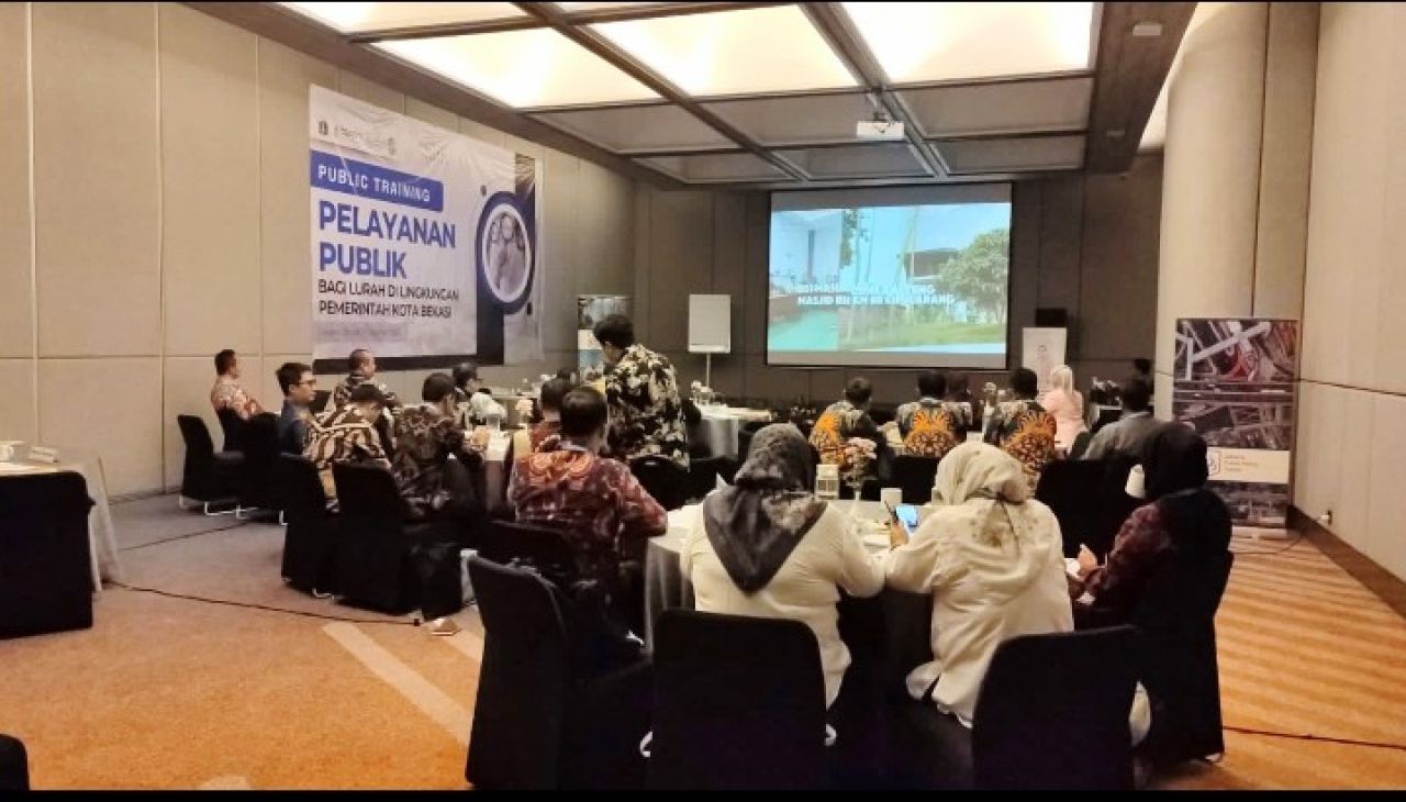 Lurah Bintara Ikuti Pelatihan Peningkatan Pelayanan Publik se-Kota Bekasi