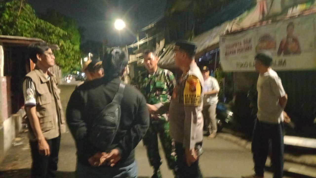 Kodim 0505/Jakarta Timur Bersama Komduk Gelar Patroli Siskamling, Perkuat Keamanan Lingkungan Matraman