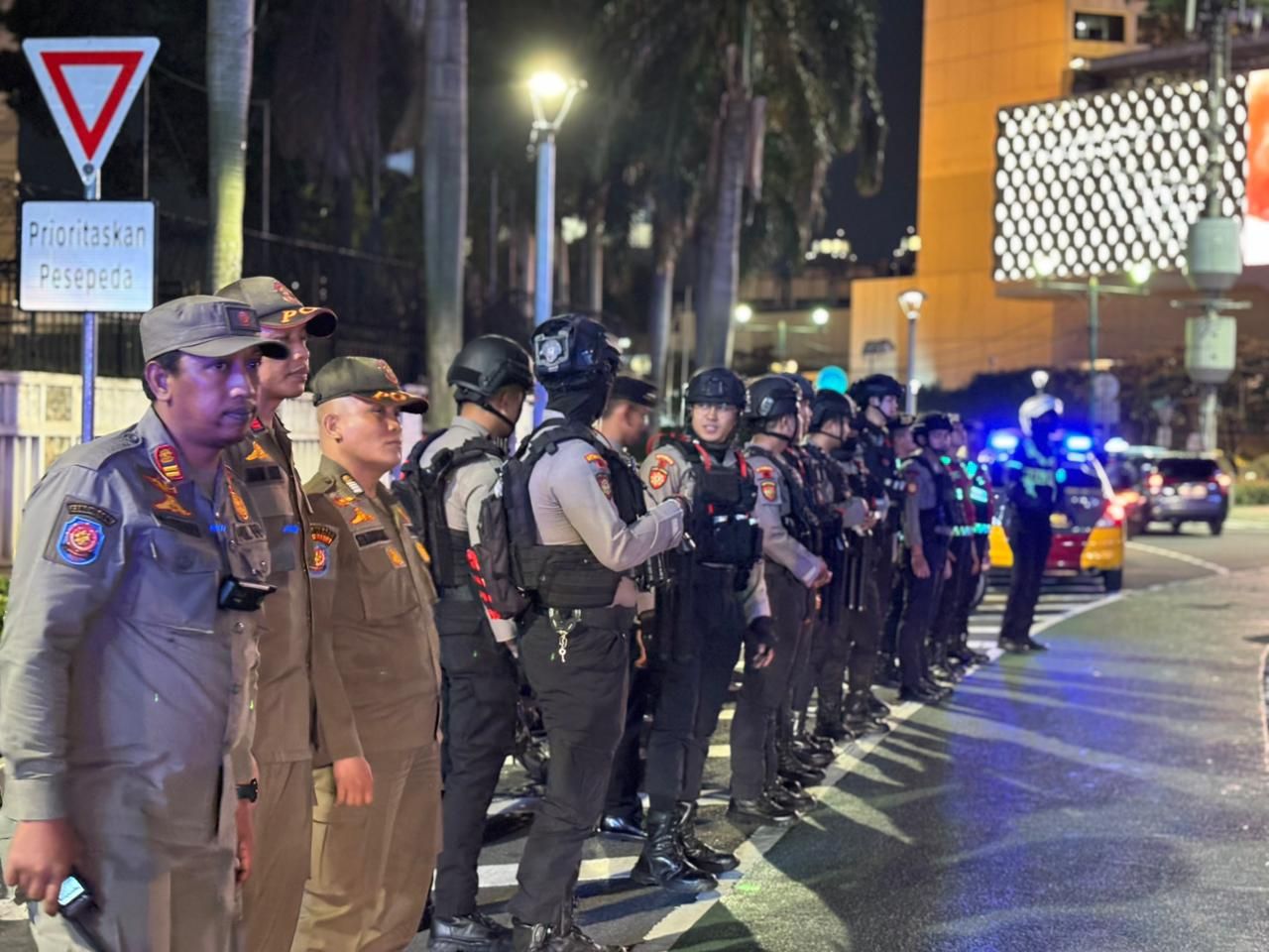 Patroli Malam Polisi di Bundaran HI, Wujudkan Rasa Aman bagi Masyarakat