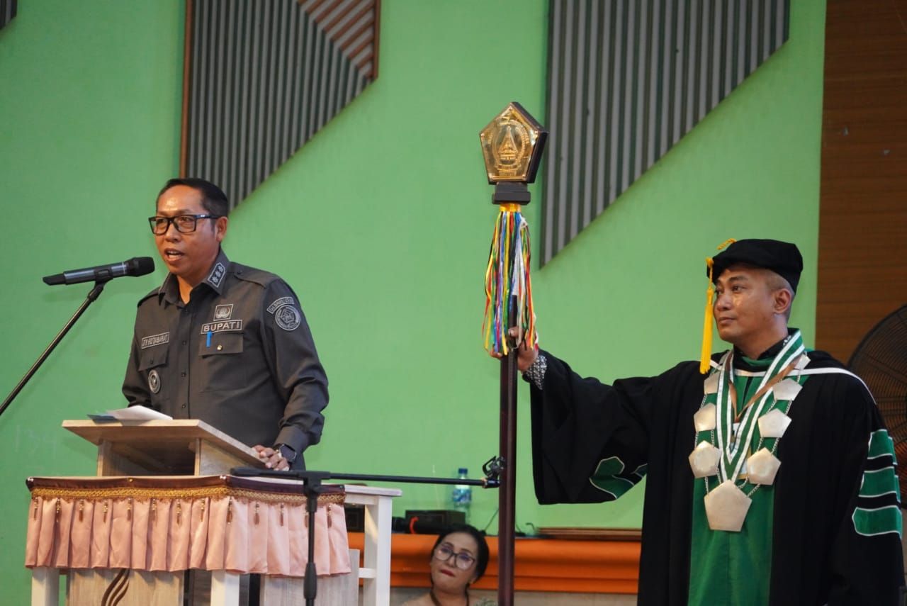 Bupati Taput Hadiri Wisuda IAKN Tarutung, Tegaskan Komitmen Pemerintah Bangun SDM Unggul