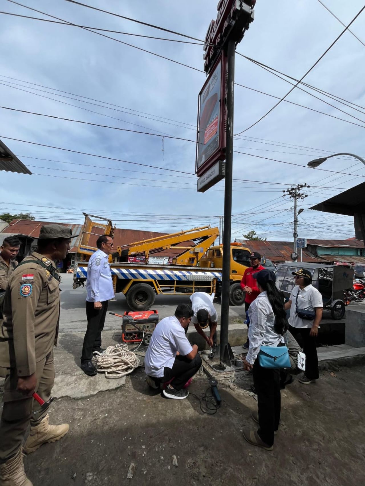 Bappenda Toba Tertibkan Reklame Tak Bayar Pajak Daerah