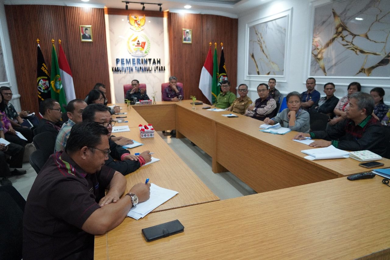 Bupati Taput Bahas Penataan Ulang Struktur Perangkat Daerah