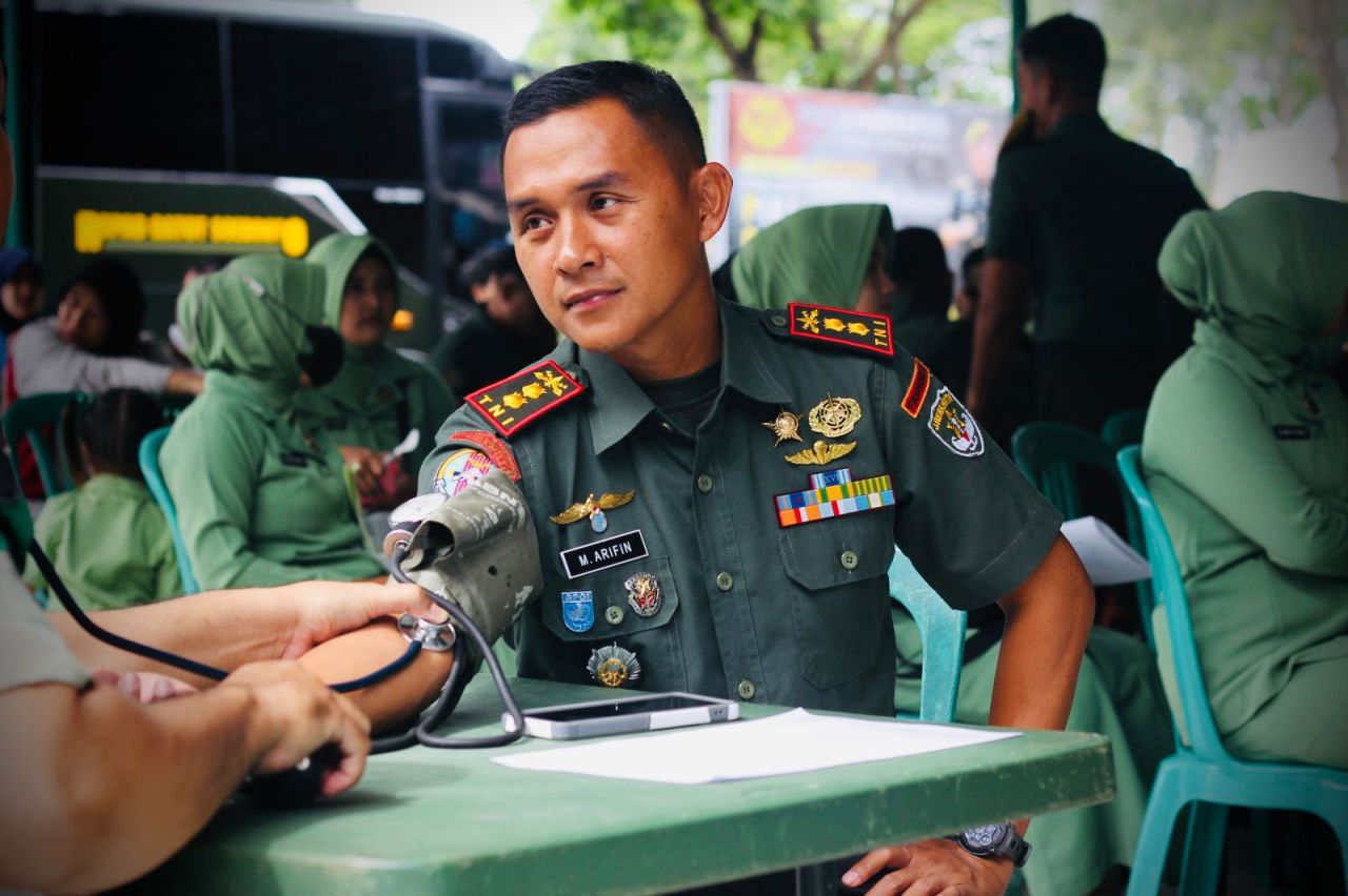 Semarak HUT ke-79, Resimen Arhanud 1/F TNI AD Gelar Donor Darah Peduli Sesama