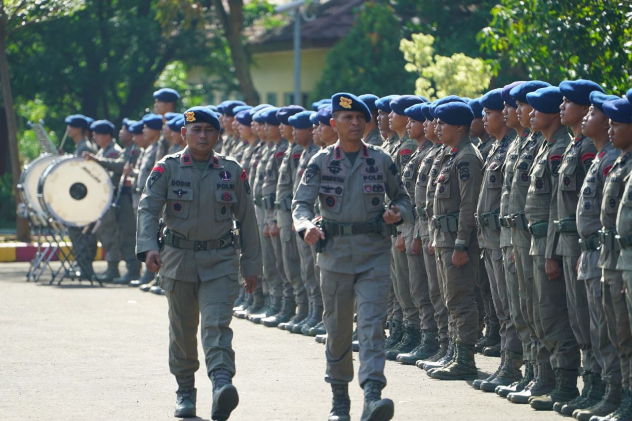 Dansatlat Brimob Korbrimob Polri Pimpin Penutupan Dikbangspes SAR Gel. II dan Combat Intelijen TA. 2025