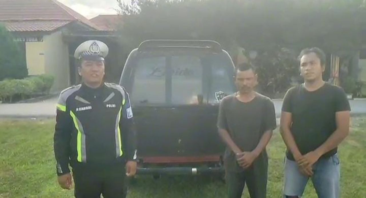 Satlantas Polres Toba Tangani Sopir Angkot Ugal-Ugalan di Jalinsum Tambunan