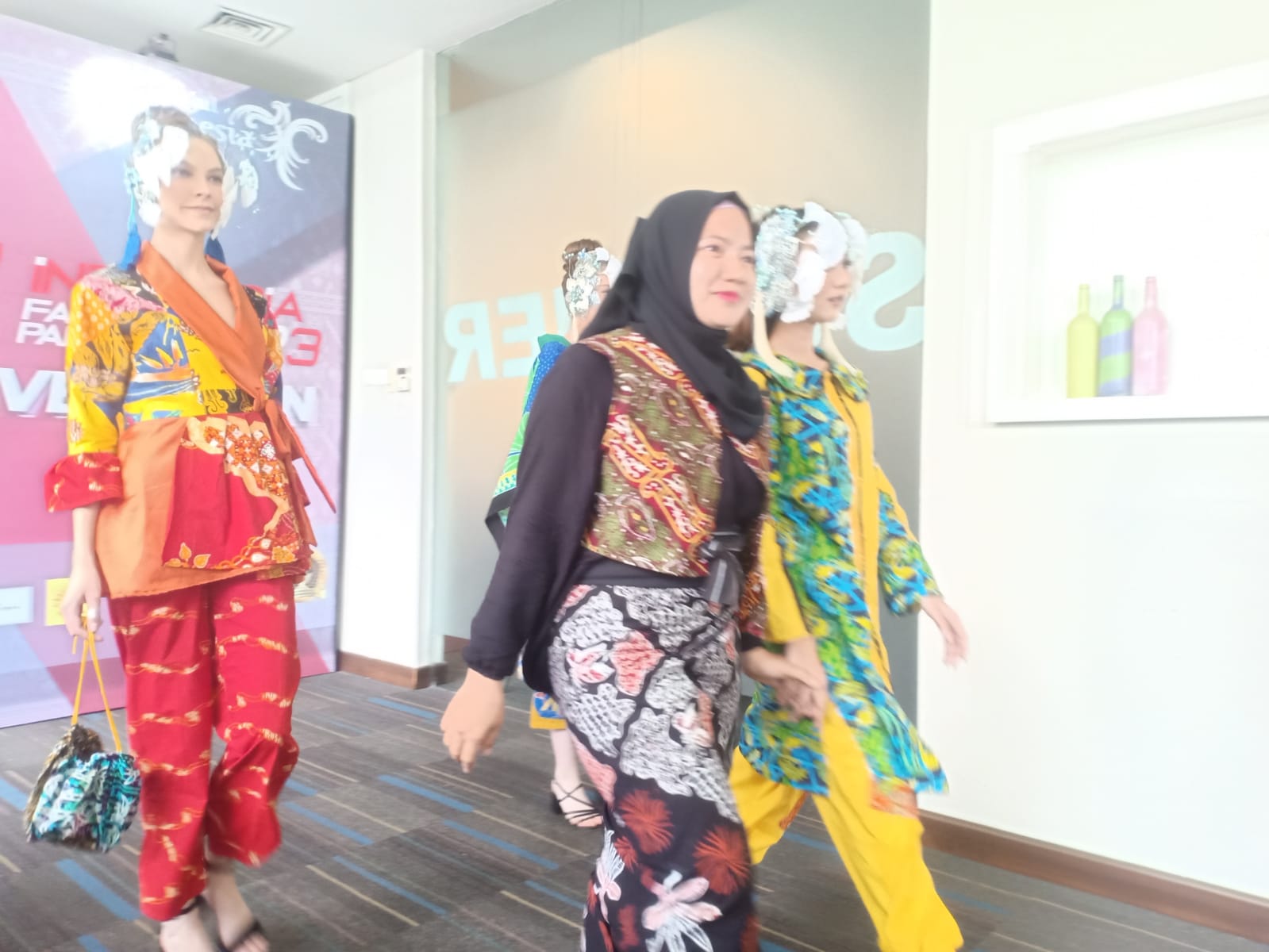 Indonesia Fashion Parade 2023 (Rejuvenation): Mendaur Ulang Fashion Lama menjadi Trendy UU Untuk Model Go Internasional