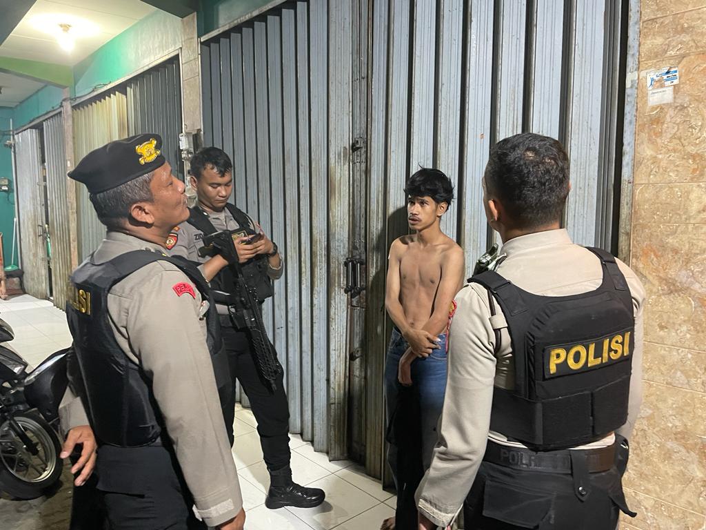 Polres Metro Jakarta Timur Mengamankan 10 Remaja, Sita 2 Celurit, 1 Lempeng Besi & 2 Unit Hp