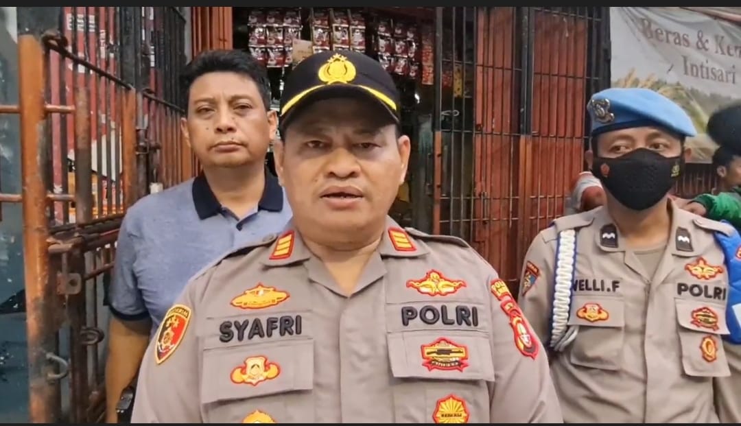Polsek Kalideres Grebek Gudang Miras Berkedok Toko Sembako