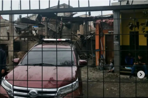 Aneh Tapi Nyata, Rumah Terbakar, Tapi Mobil Antar Jemput Jamaah Utuh