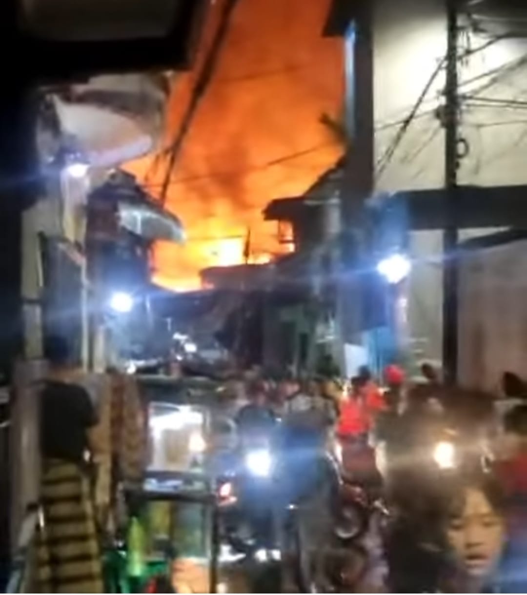 Si Jago Merah Ngamuk di Tanah Merah, Jakarta Utara