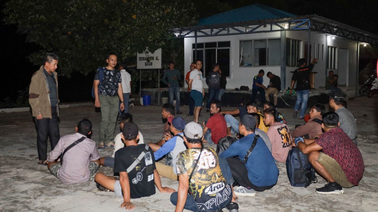 Tim F1QR Lantamal IV Gagalkan Pemberangkatan PMI Ilegal Melalui Perairan Batam