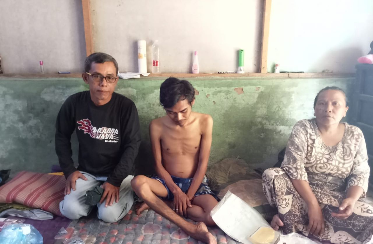 Hidup Sendirian dan Sakit, Mustain Butuh Uluran Tangan Dermawan