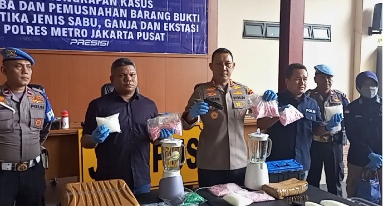 Satnarkoba Polres Jakpus Musnahkan Barang Bukti Narkotika Hasil Pengungkapan Mei 2023
