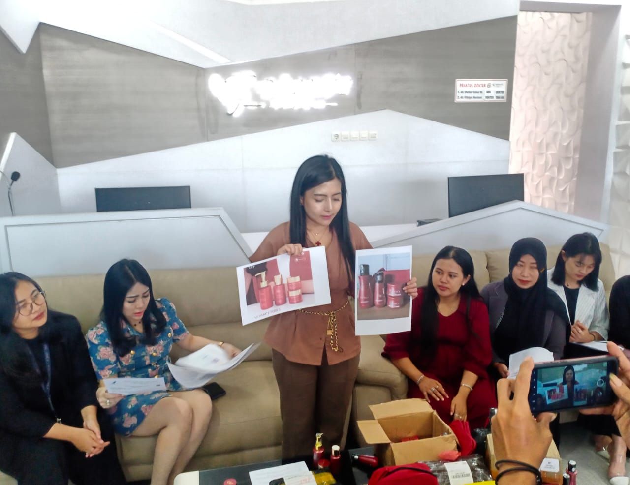 Merasa Dirugikan Produk Non BPOM, Managemen KF Skin Kosmetik Angkat Bicara