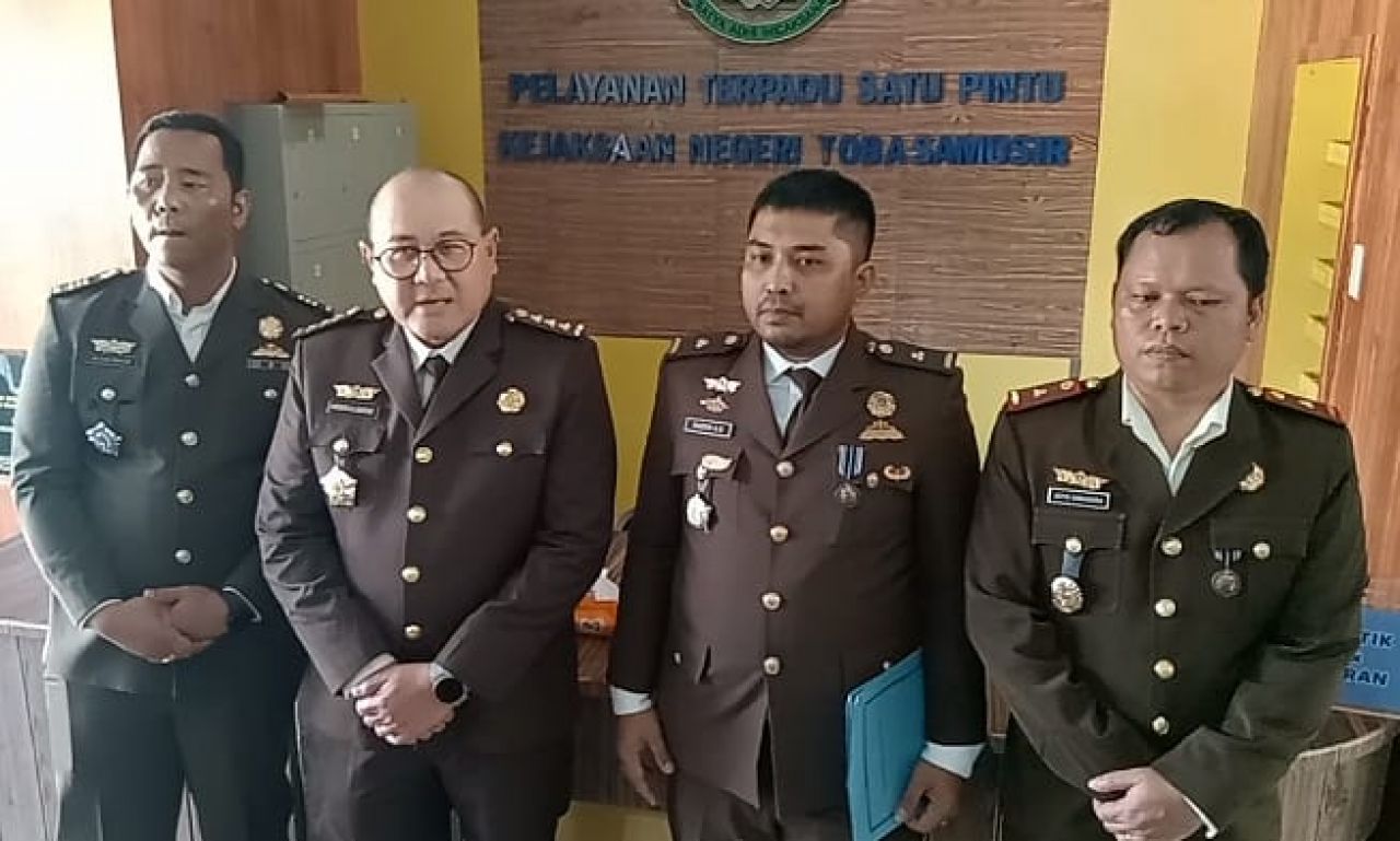 Peringati Hari Bhakti Adhyaksa ke-63 tahun, Kejari Toba Laksanakan Rangkaian Kegiatan Baksos dan Donor Darah