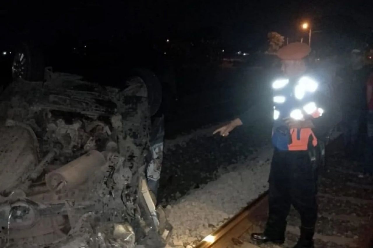 KA Dhoho Vs Mobil di Jombang, 6 Orang Meninggal Dunia dan 2 Orang Luka Berat