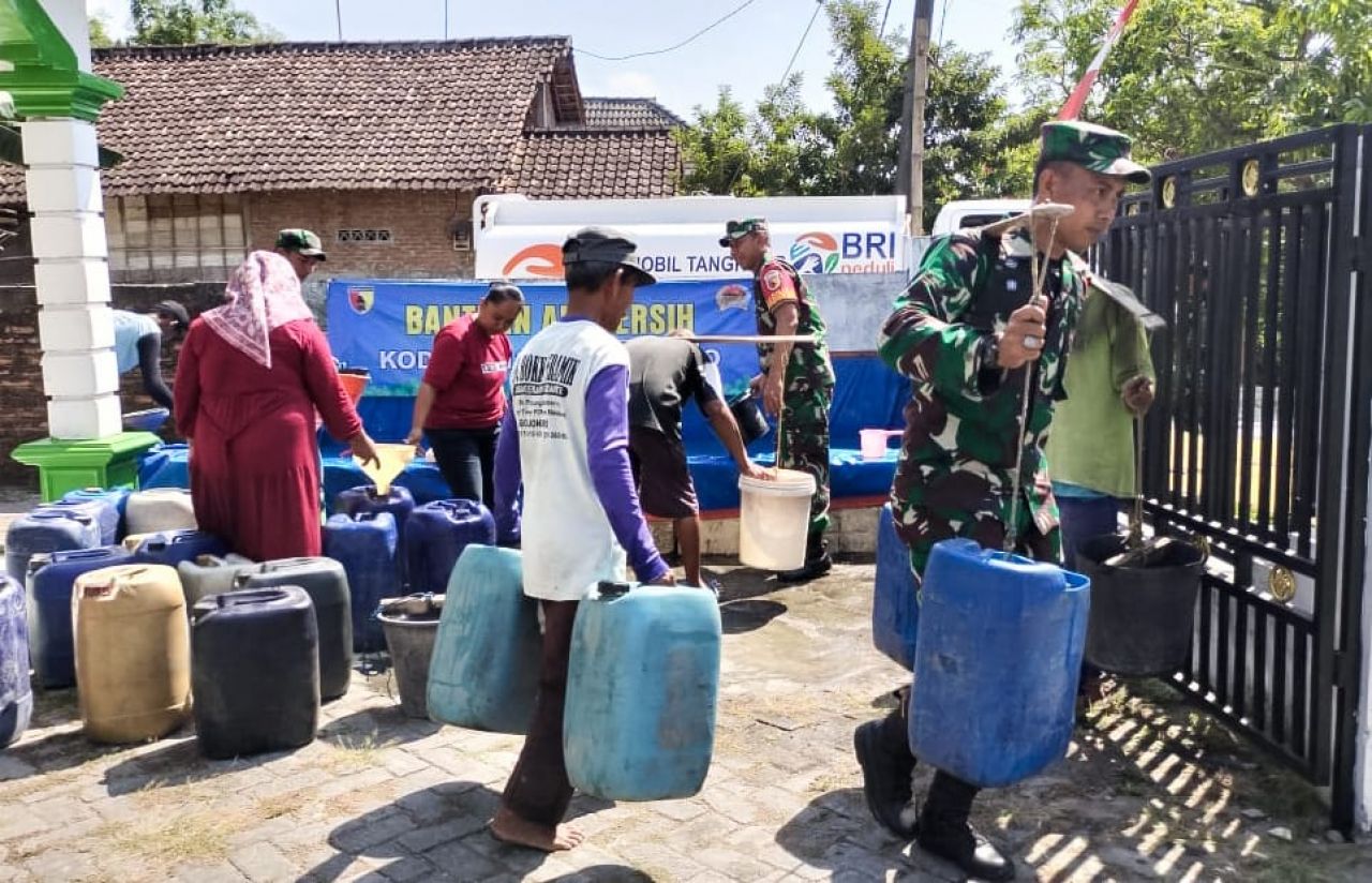 Kodim Bojonegoro kembali salurkan Air Bersih untuk Warga Diwilayah Binaan