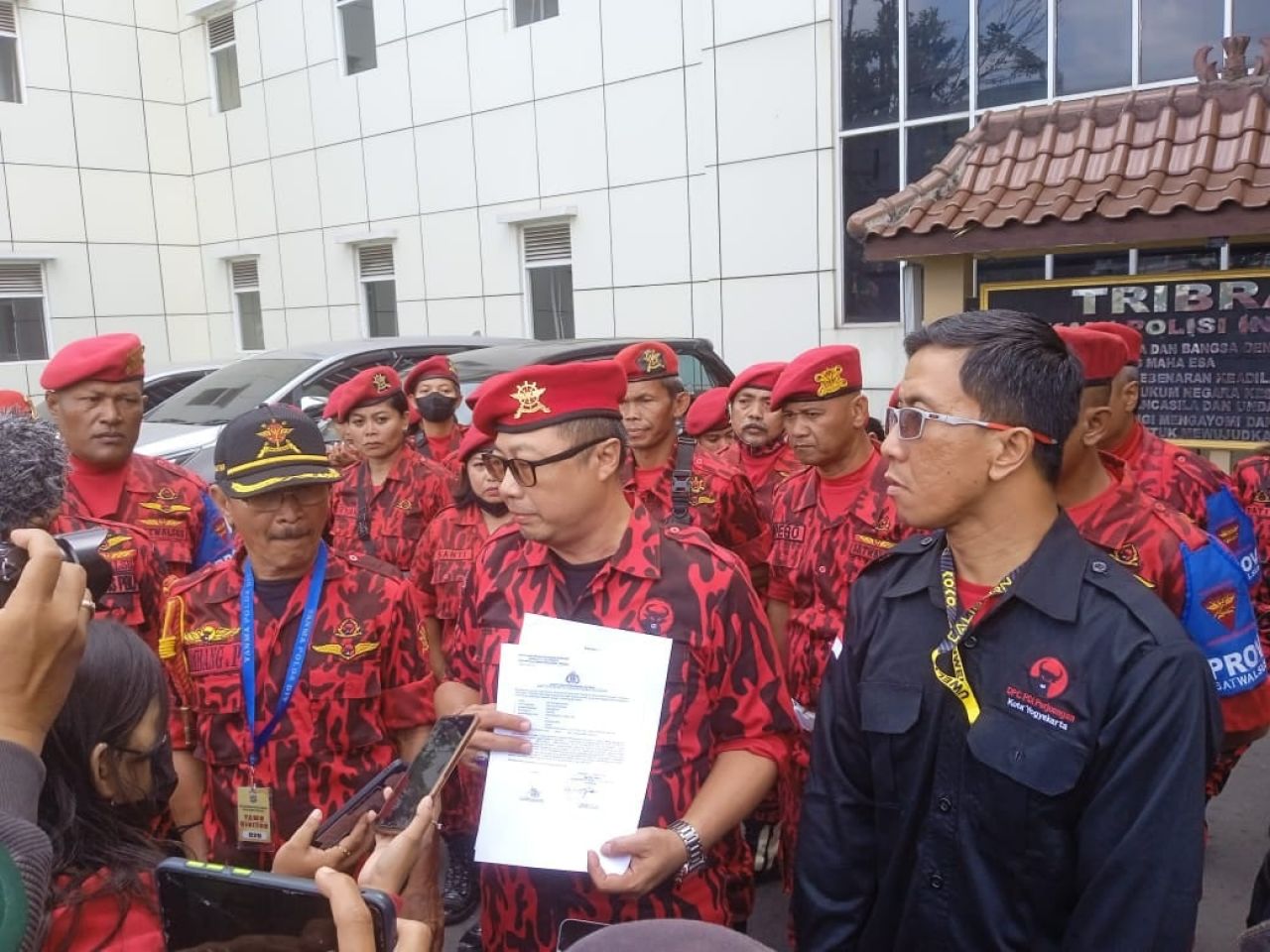 Satgas PDI Perjuangan Kota Yogyakarta Laporkan Rocky Gerung