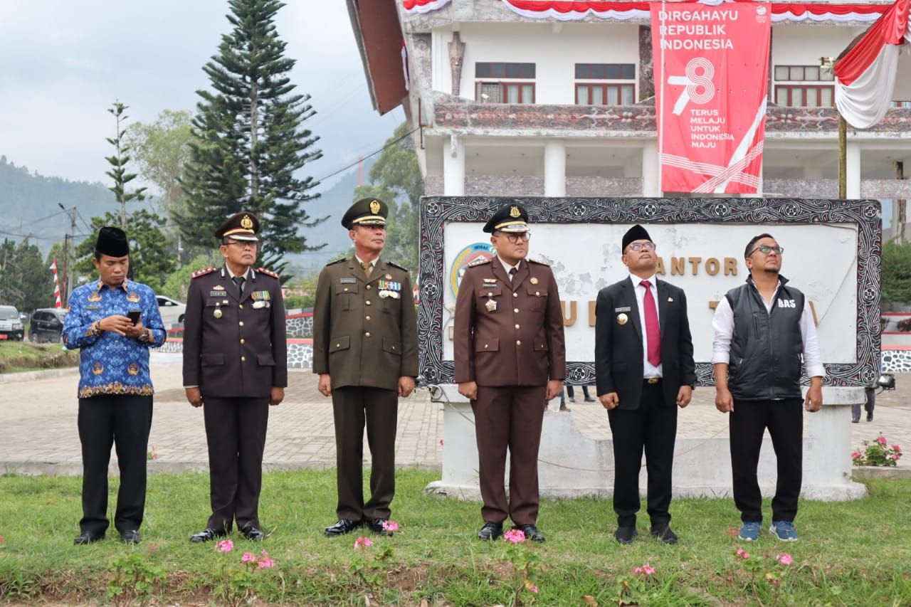 Mengenang Sejarah Detik-Detik Kemerdekaan, Wakapolres Toba: Teruskan Kemerdekaan Dengan Bekerja Bersama
