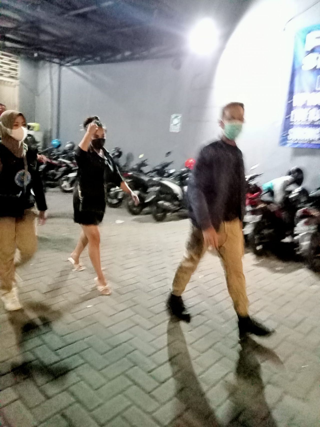 Gelar Razia Narkoba di Phoenix Kenjeran, Pengunjung Wanita Diamankan