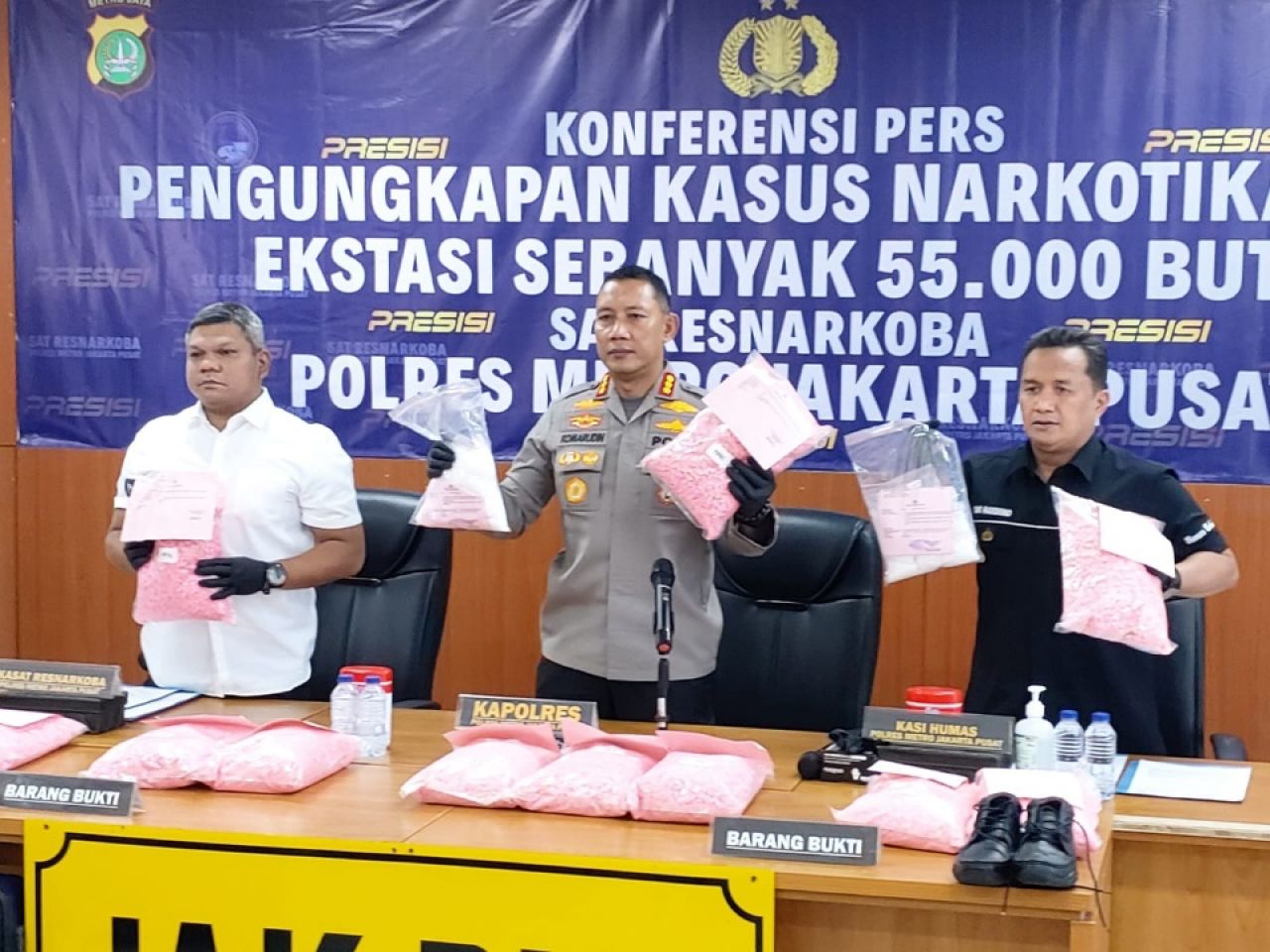 Polres Jakpus Gagalkan Peredaran 1,5 Kg Sabu dalam Sepatu dan 55 Ribu Pil Ekstasi