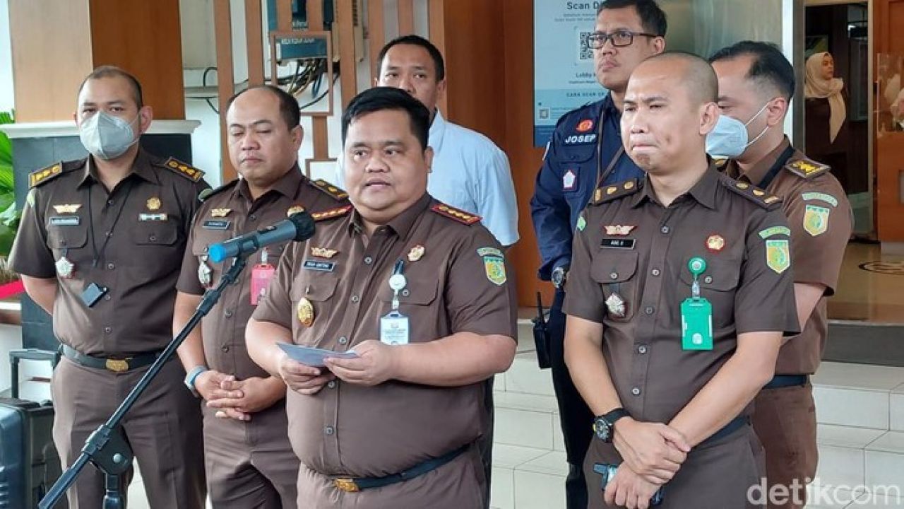 Diduga Korupsi Pengadaan Barang Fiktif, Kejari Jakarta Barat Resmi Tetapkan Tersangka Eks Direktur Pos Indonesia